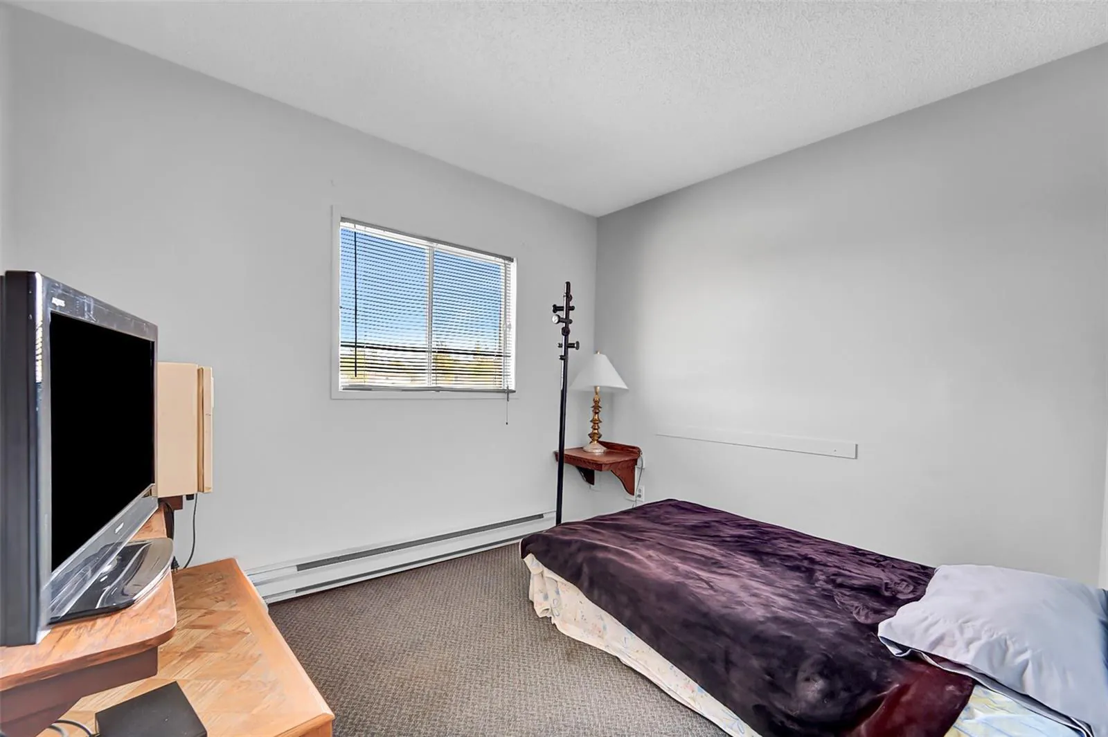 Kitchen Suite at Clavet Motor Inn with a kitchenette
